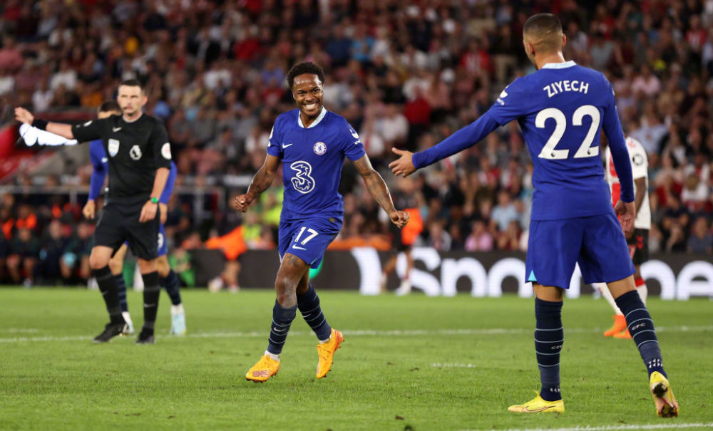 中超赛场争议判罚：VAR判罚引发讨论,