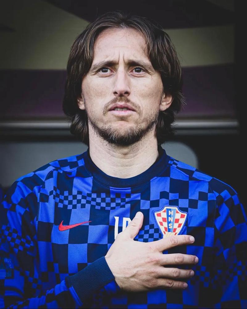 TA：埃切韦里倾向于租借加盟英超俱乐部；德甲球队也有意尼潘