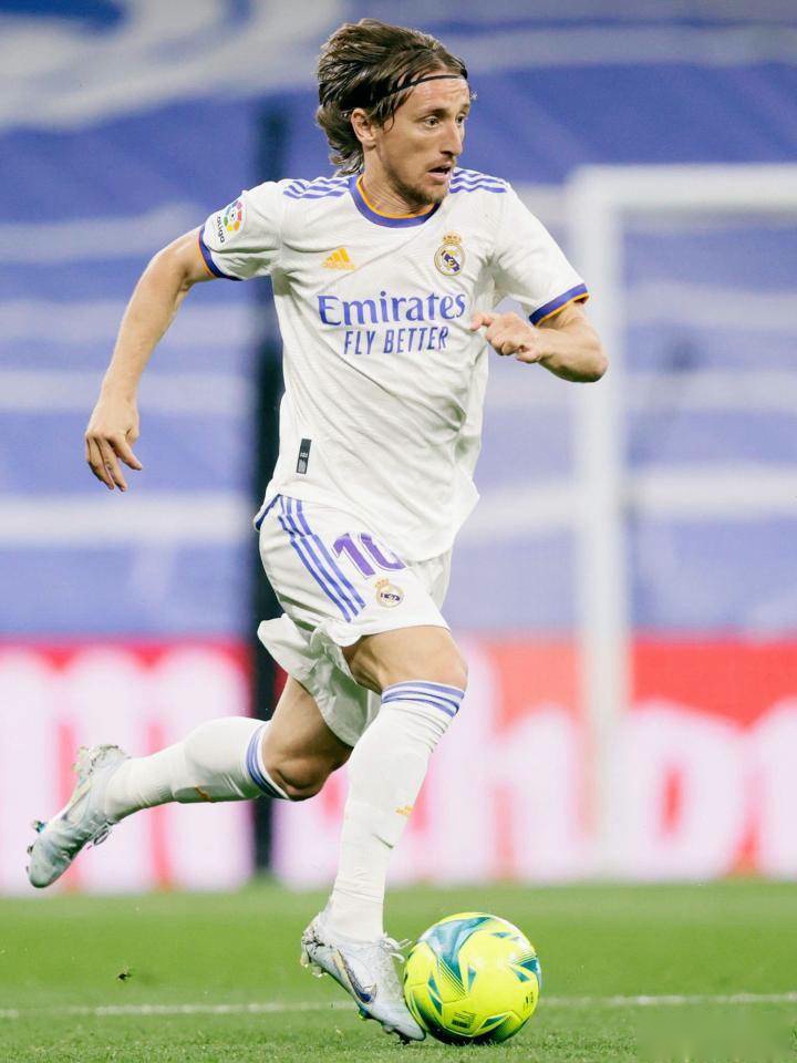 德天空：多特关注昆滕-廷贝尔；布兰特开始学习西班牙语