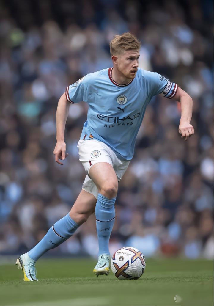 尤文图斯因弗拉霍维奇伤势和薪资问题，被迫考虑续约，但转会市场无明显替代人选，形势艰难。